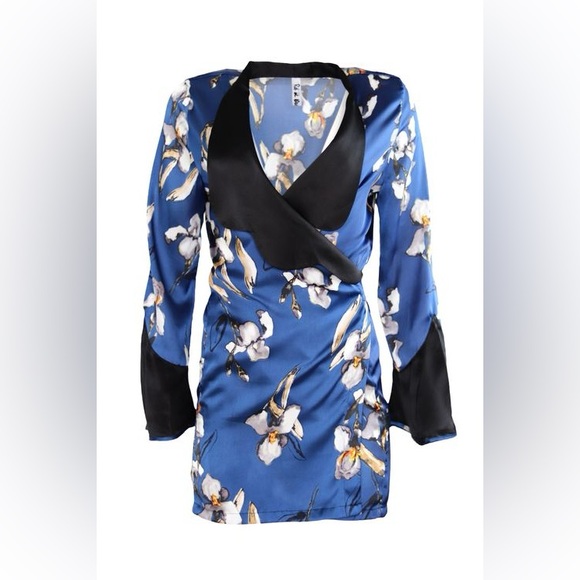 Rat & Boa Dresses & Skirts - Rat And Boa Silk Anja Wrap Mini Floral Dress sz SMALL